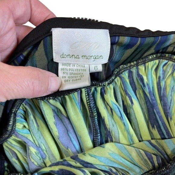 Donna Morgan Green Blue Halter Empire Knot Long Length Maxi Dress Size 6 EUC - Picture 9 of 9